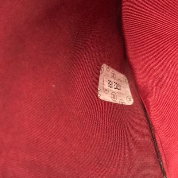 💰SOLD-Authentic Chanel caviar leather logo wallet - Picture 7 of 7